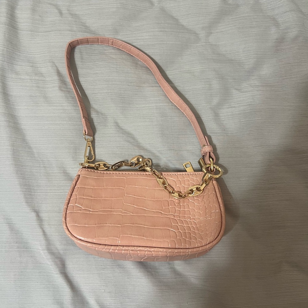 Amazon Shoulder Bag with Sleek Design and Durable Material